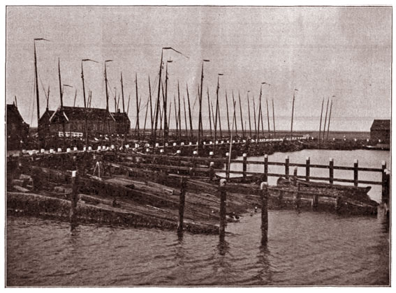 Marken. Haven met werf.